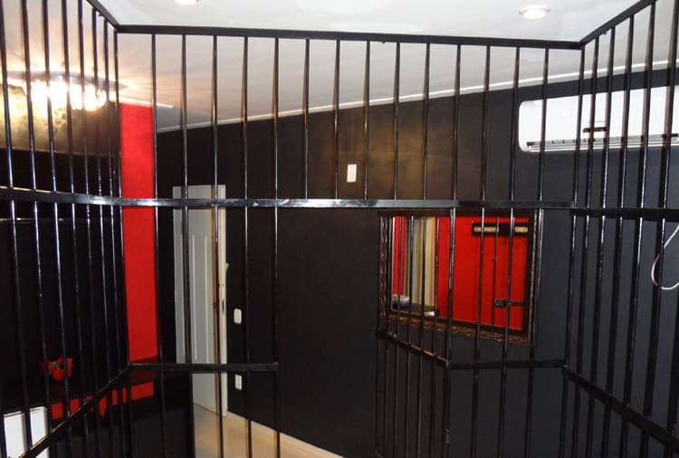Paris Motel thumbnail 2
