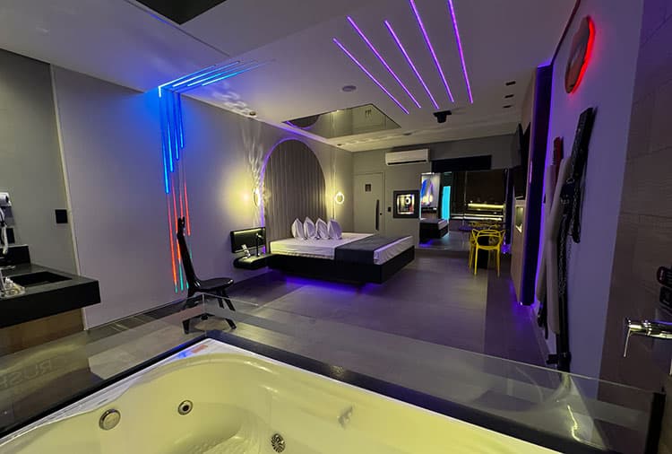 Crush Motel thumbnail 8